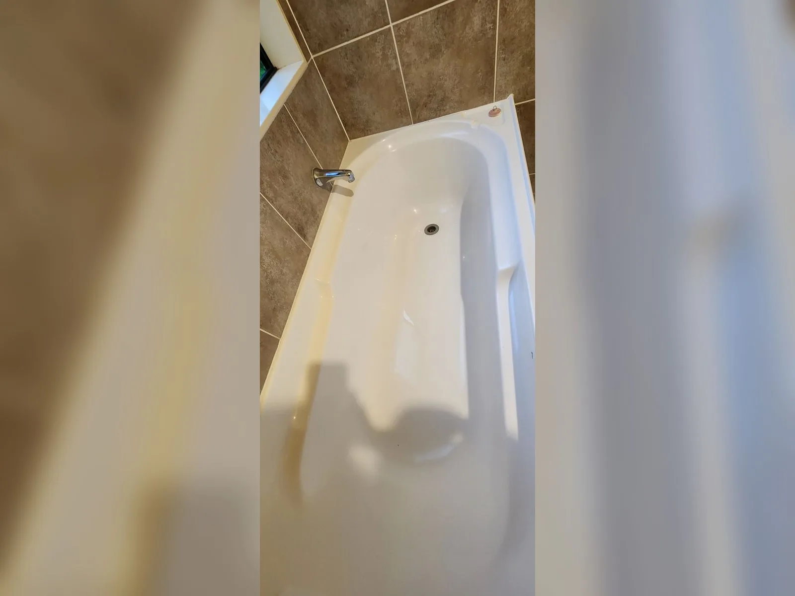 Bathtub Deep Clean - After